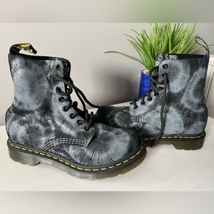 Dr. Martens 1460 pascal tie dye charcoal suede boots sz. 6 , 37